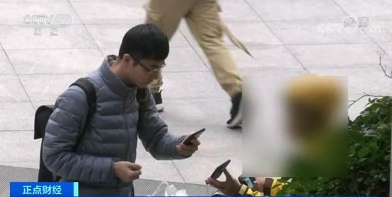 外卖商家竟用“暗号”卖香烟？骑手代购送烟，如此“暗度陈仓”谁来监管？