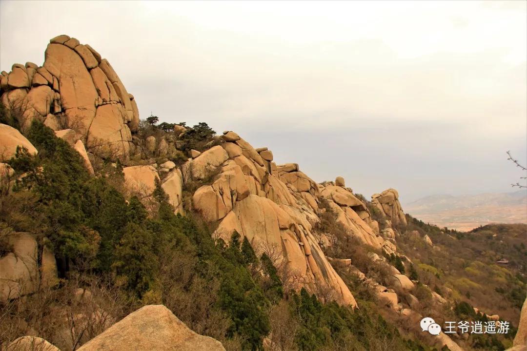 邹城峄山石头怎么形成的,峄山的石头是怎么形成