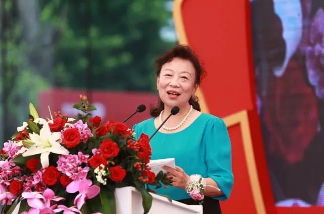 叶志坚美宜佳便利店董事长,美宜佳凭什么比别的店贵一块钱