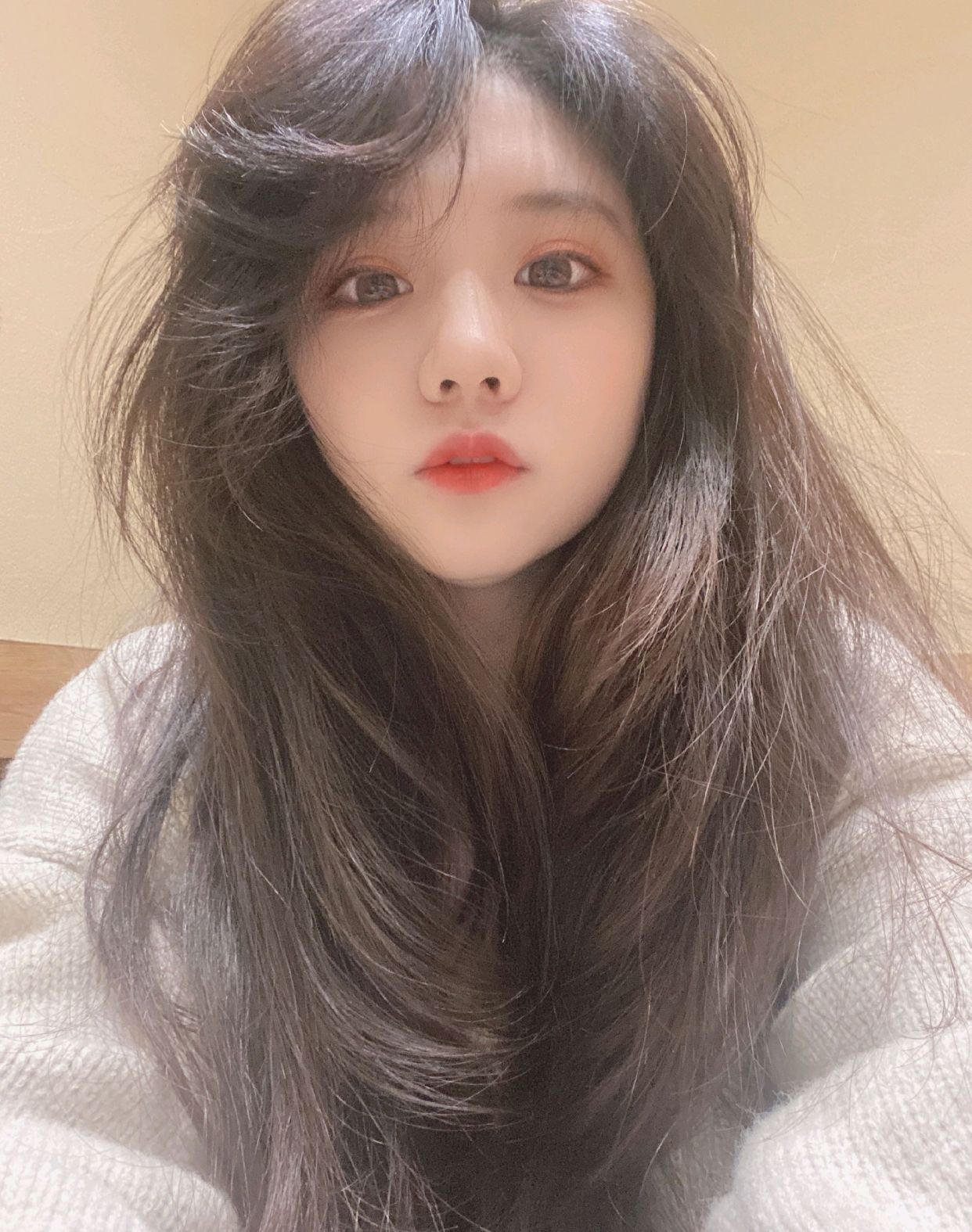 洗完头发炸毛做柔顺好还是拉直,头发碎发多炸毛适合拉直还是柔顺