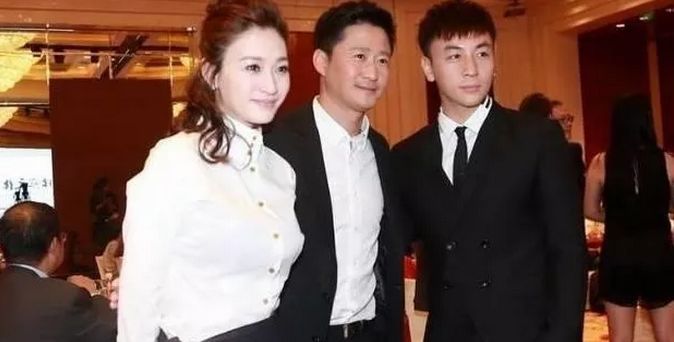 何洁身陷离婚风波,何洁离婚真正原因