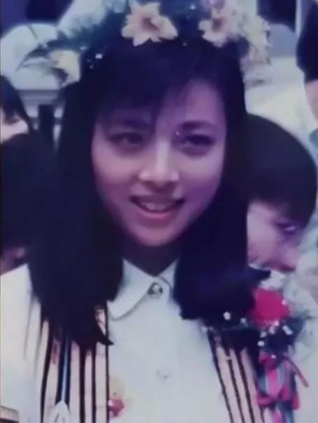 泰国女首富伍伦盼足球,泰国女足总经理伍伦盼写真