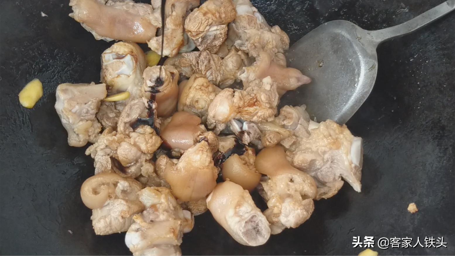 猪脚想要好吃，不要乱加大料做，手把手教你做一锅，吃一次就爱上