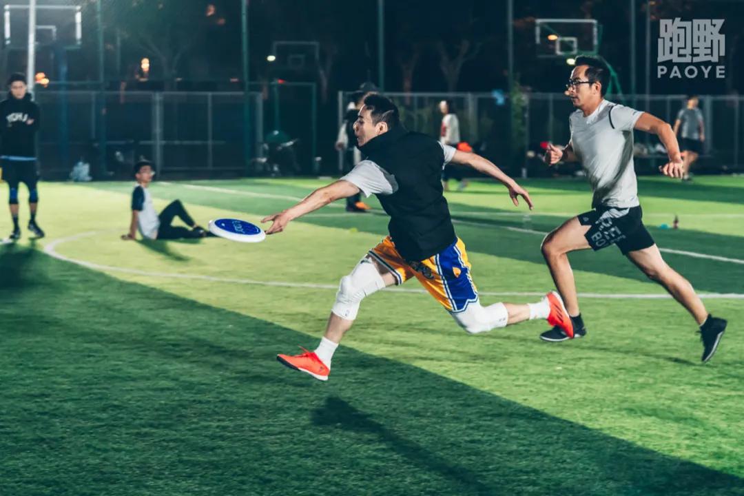 飞盘温州市民的新宠,运动魔法飞盘