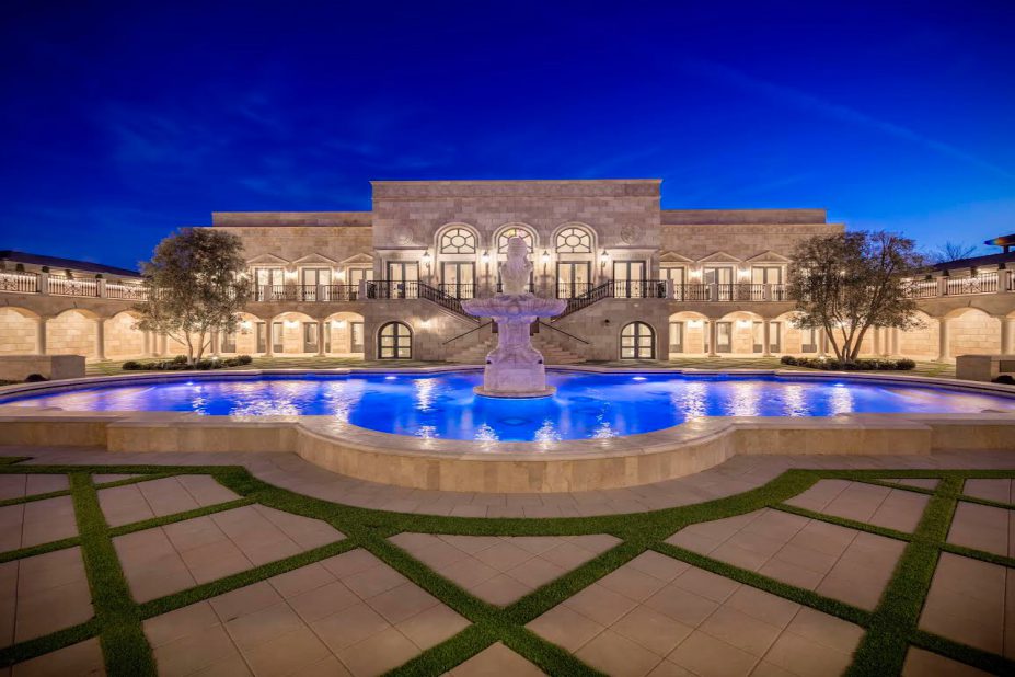 金钱梅的情人节！梅威瑟被嘲讽，不速之客造访豪宅，女友却很开心