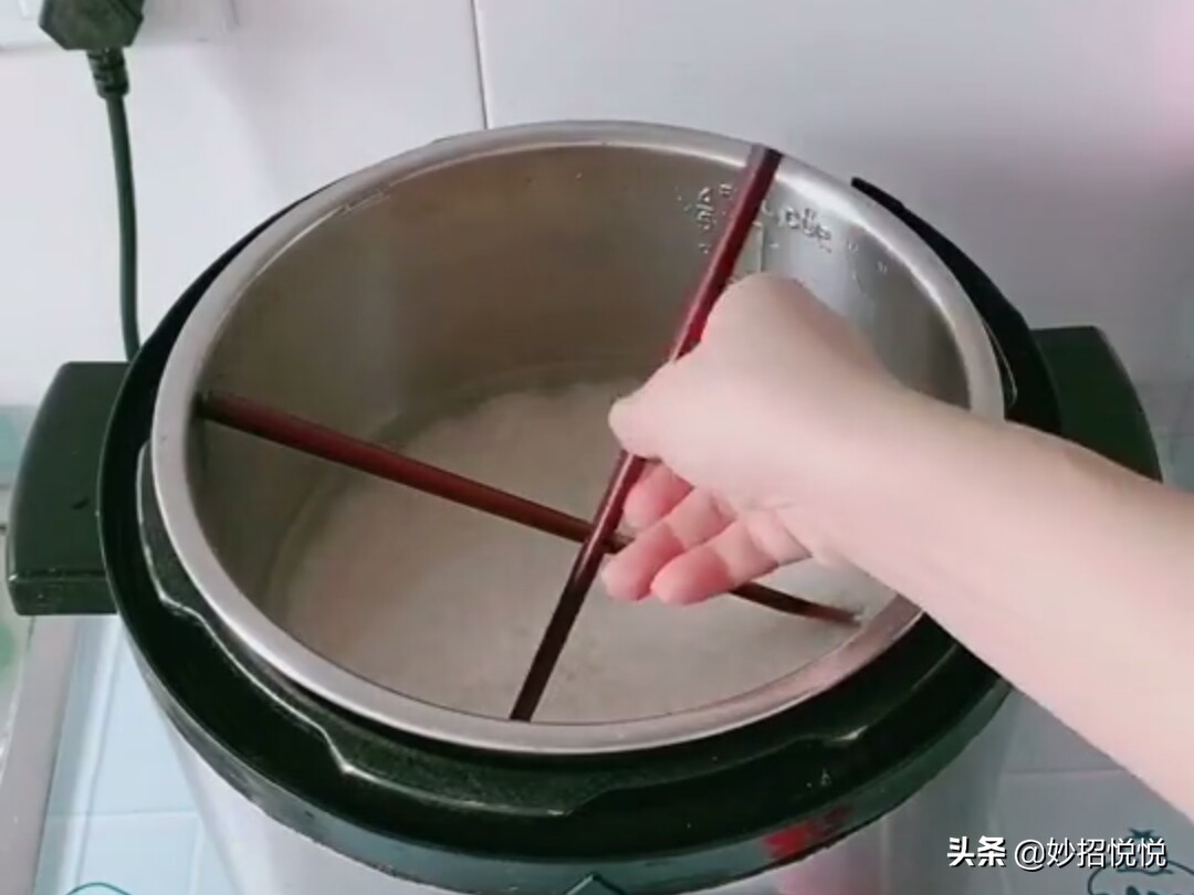 高压锅蒸格教学视频,高压锅买带蒸格还是不带蒸格好