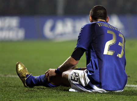 论“演员的自我修养”盘点足球史上那些假摔