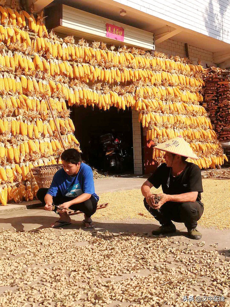 2020汉中水上表演,城固二里泼水