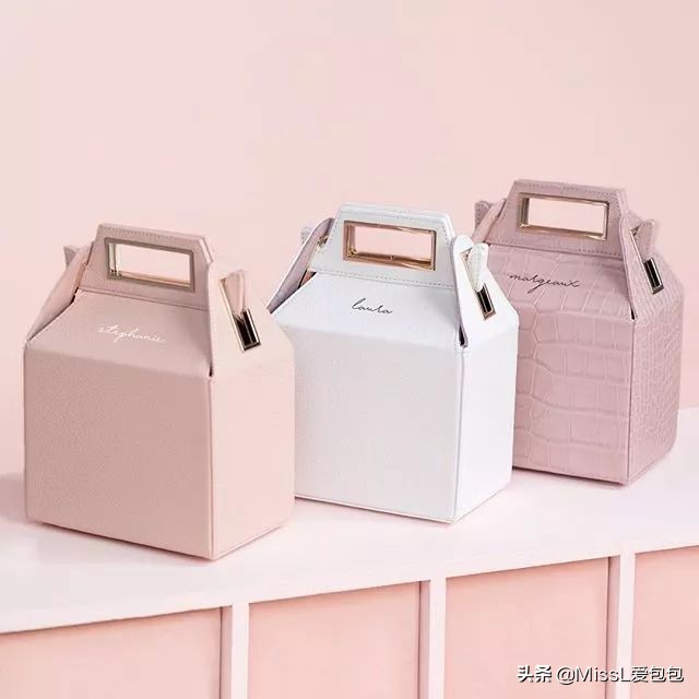 天热了来买新衣裳,天热又该买衣服了的句子