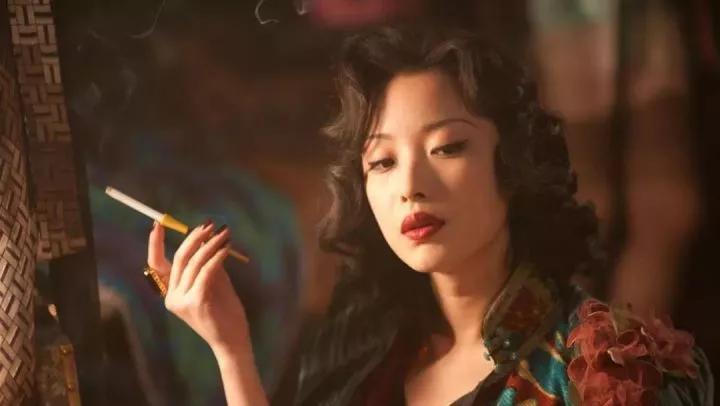 周冬雨再次提名金像奖打了谁的脸,周冬雨再获金像奖提名素颜也超美