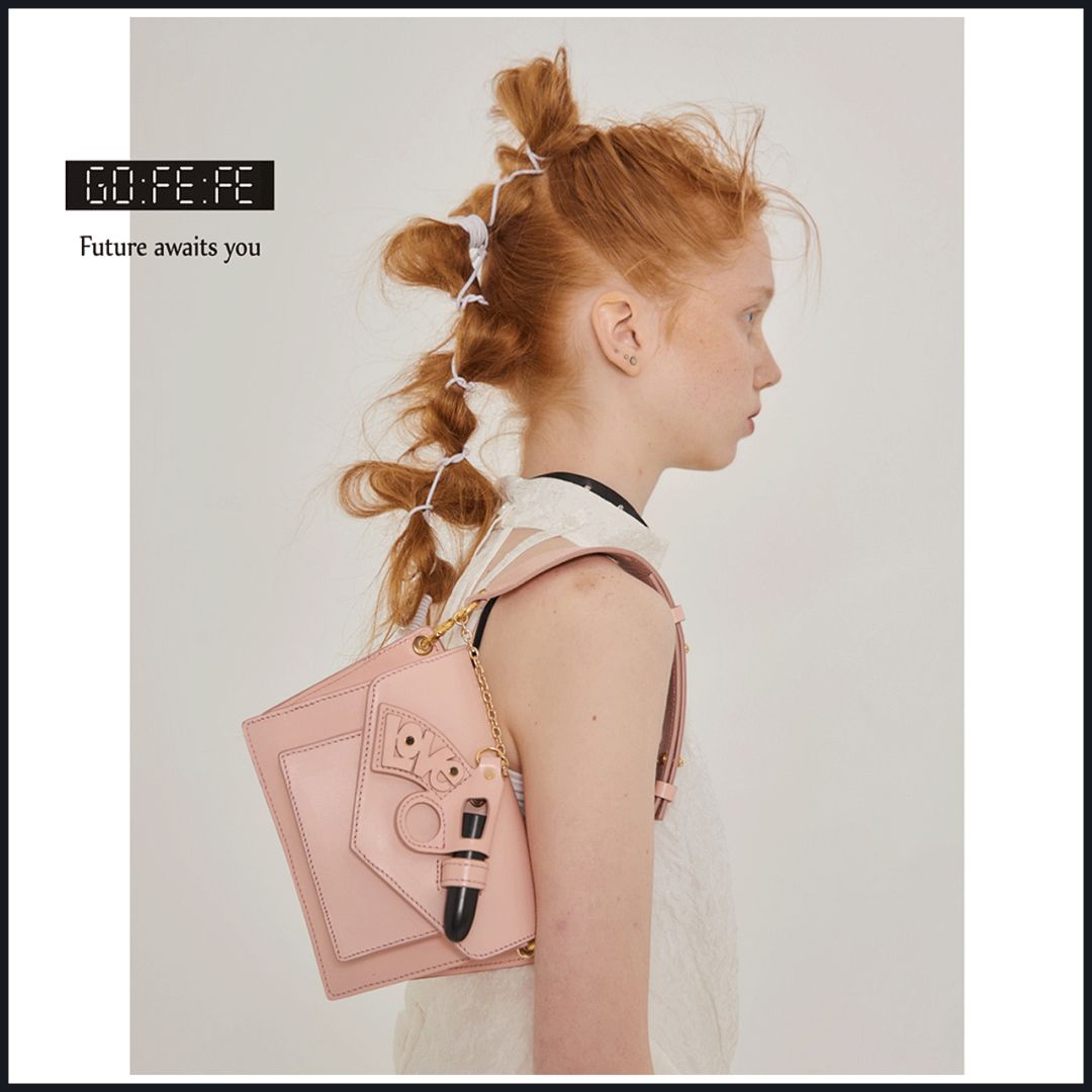 jennie用的小众休闲包,jennie同款小背包休闲百搭双肩包