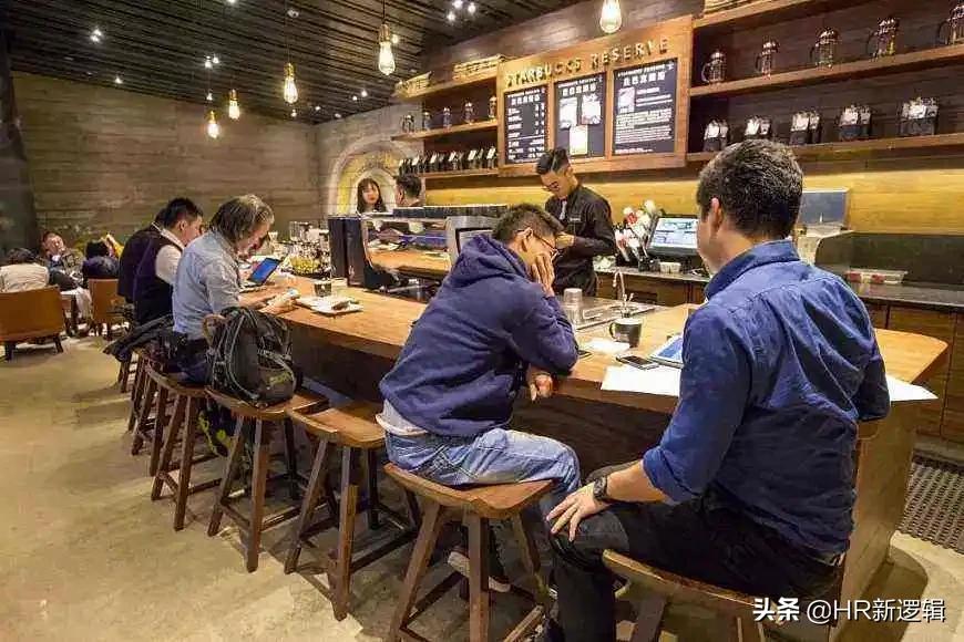 为什么挖不走星巴克的员工,为什么星巴克的员工都很年轻