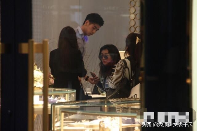 赌王女儿何超盈过大礼超奢侈,赌王四太千金何超盈