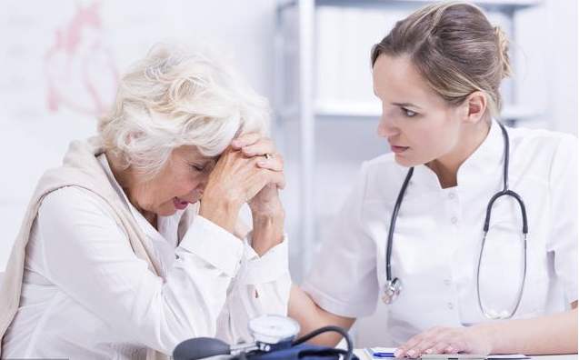 怎么判断身上的痣是不是黑色素瘤,身上的痣为什么会变成黑色素瘤