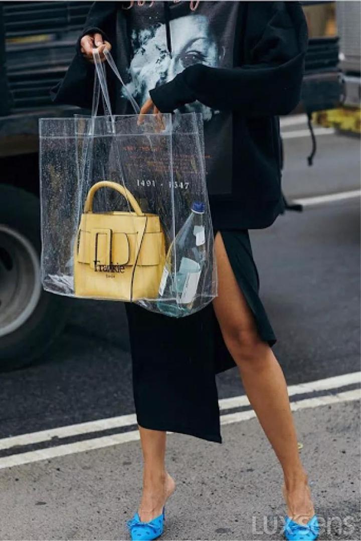 一只包当两只用？怪不得时髦人士抢着背