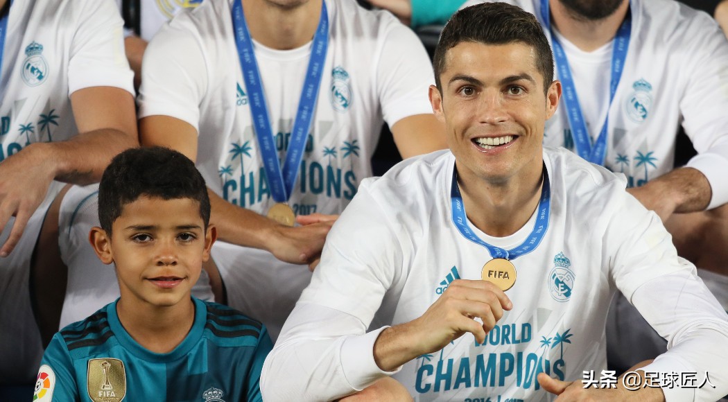 迷你罗成红人！葡超豪门欲从尤文挖C罗儿子，父子有机会成队友