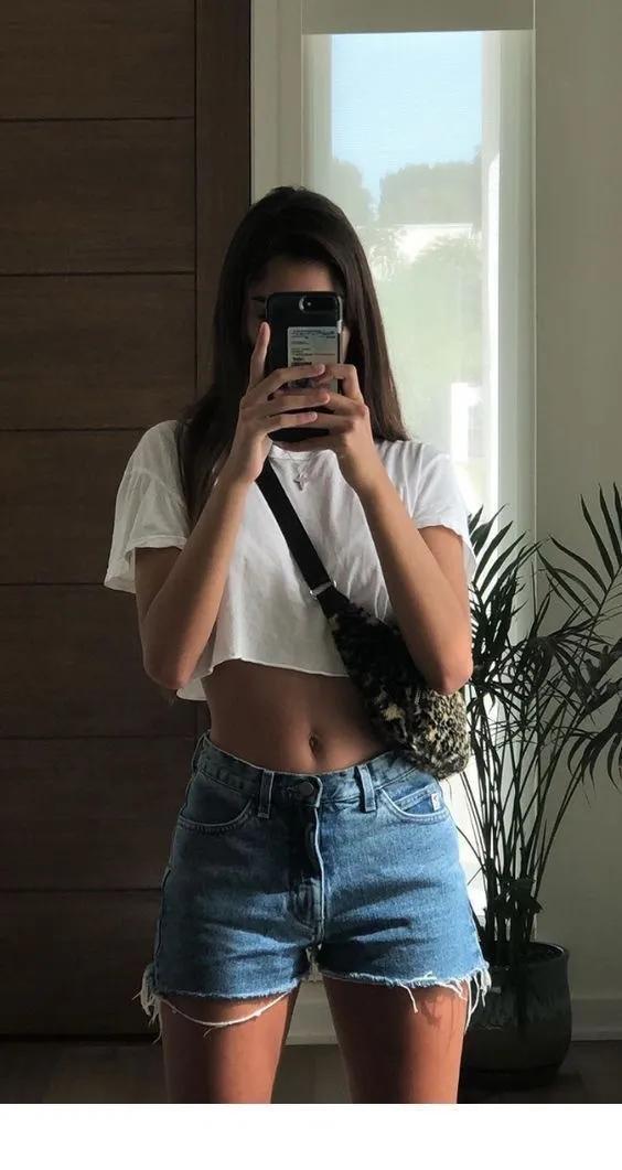 夏天薄款牛仔短裤,怎样选择牛仔短裤显瘦