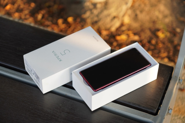 一部美到犯罪的手机，对不起，索尼已经很久没让我这么兴奋了