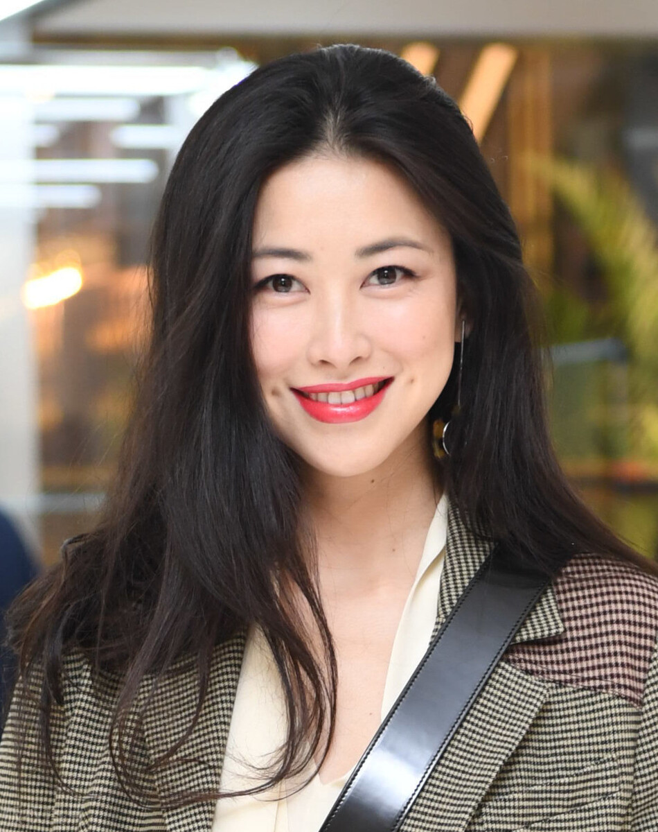 结婚不到3个月，“将门名媛”朱珠的精英老公就露馅了？