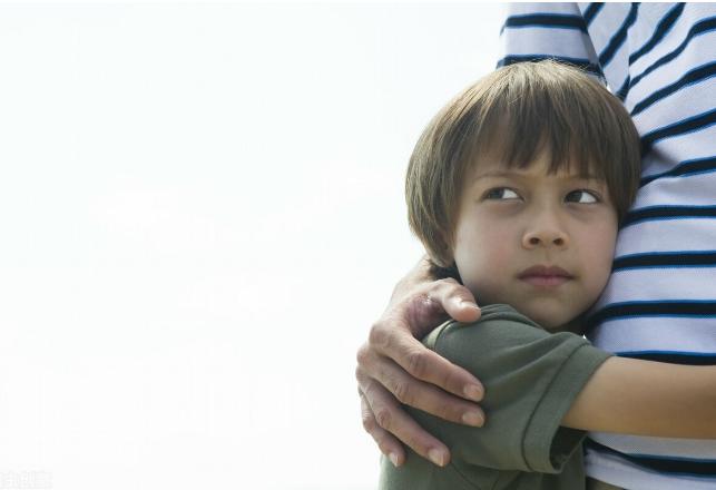 孩子犹豫不决时父母该如何引导,消除孩子的胆怯心理要做什么