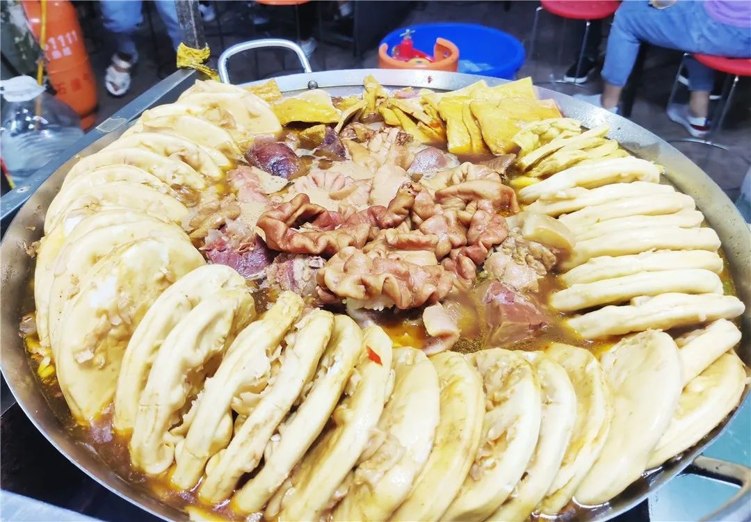 青岛有名的夜市叫什么,青岛最有名的夜市