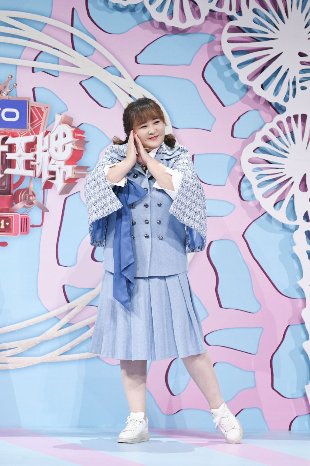 贾玲显瘦减龄穿搭,贾玲减龄穿衣搭配