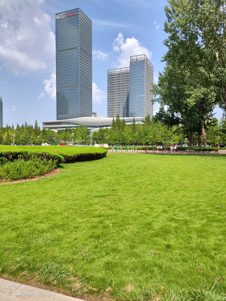 中兴axon305g屏下摄像手机,中兴axon30u和oppofindx3pro