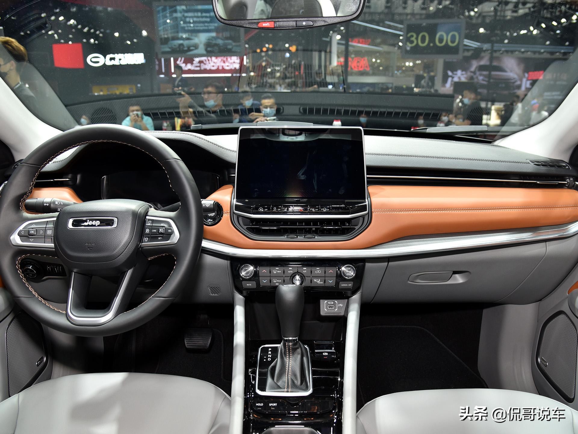 进口指南者2.4四驱越野测试,硬汉外观越野车