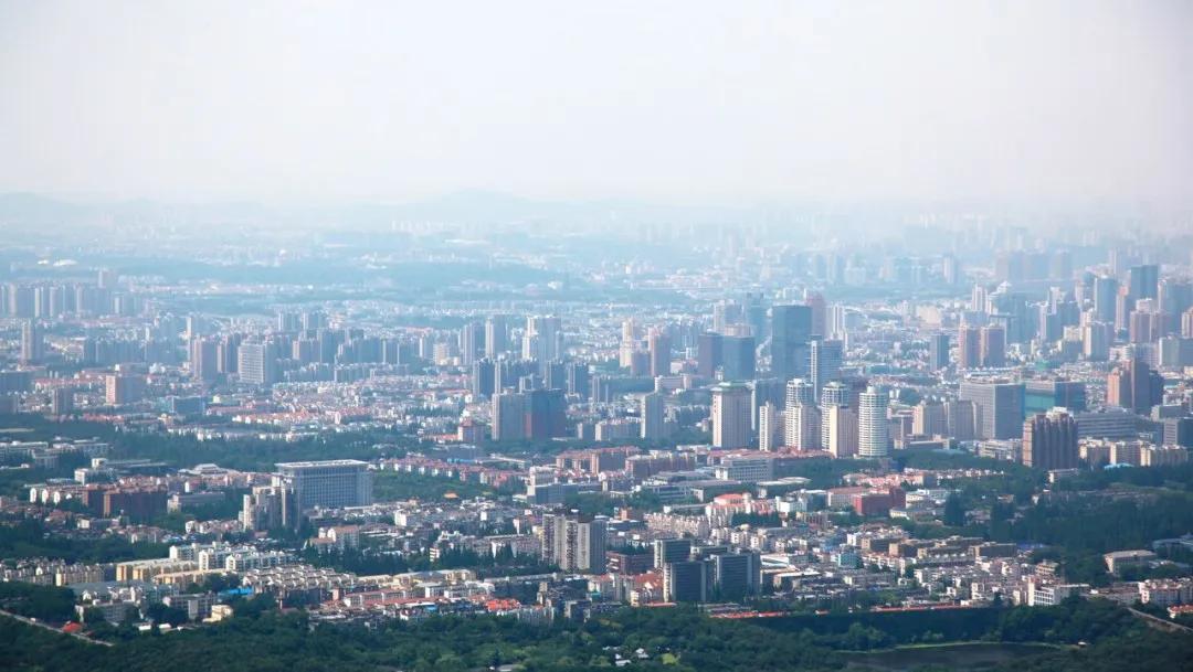 北京土地市场成交两宗住宅用地,北京4宗地块入市出让金近百亿