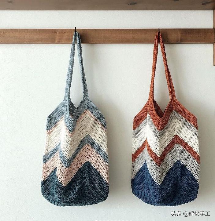 简单漂亮的小包包钩针教程,韩国钩针钩桌布花样教程