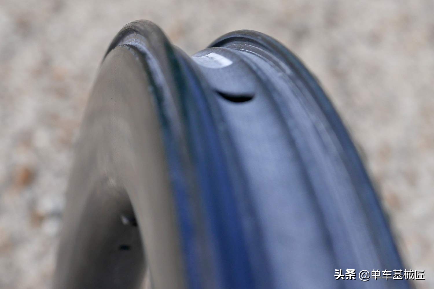 公路车上先是增肥的轮胎,现在又是增肥的轮框,是否真的有用?