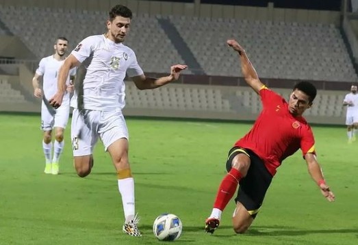 国足逼平,国足0-1不敌叙利亚阵型