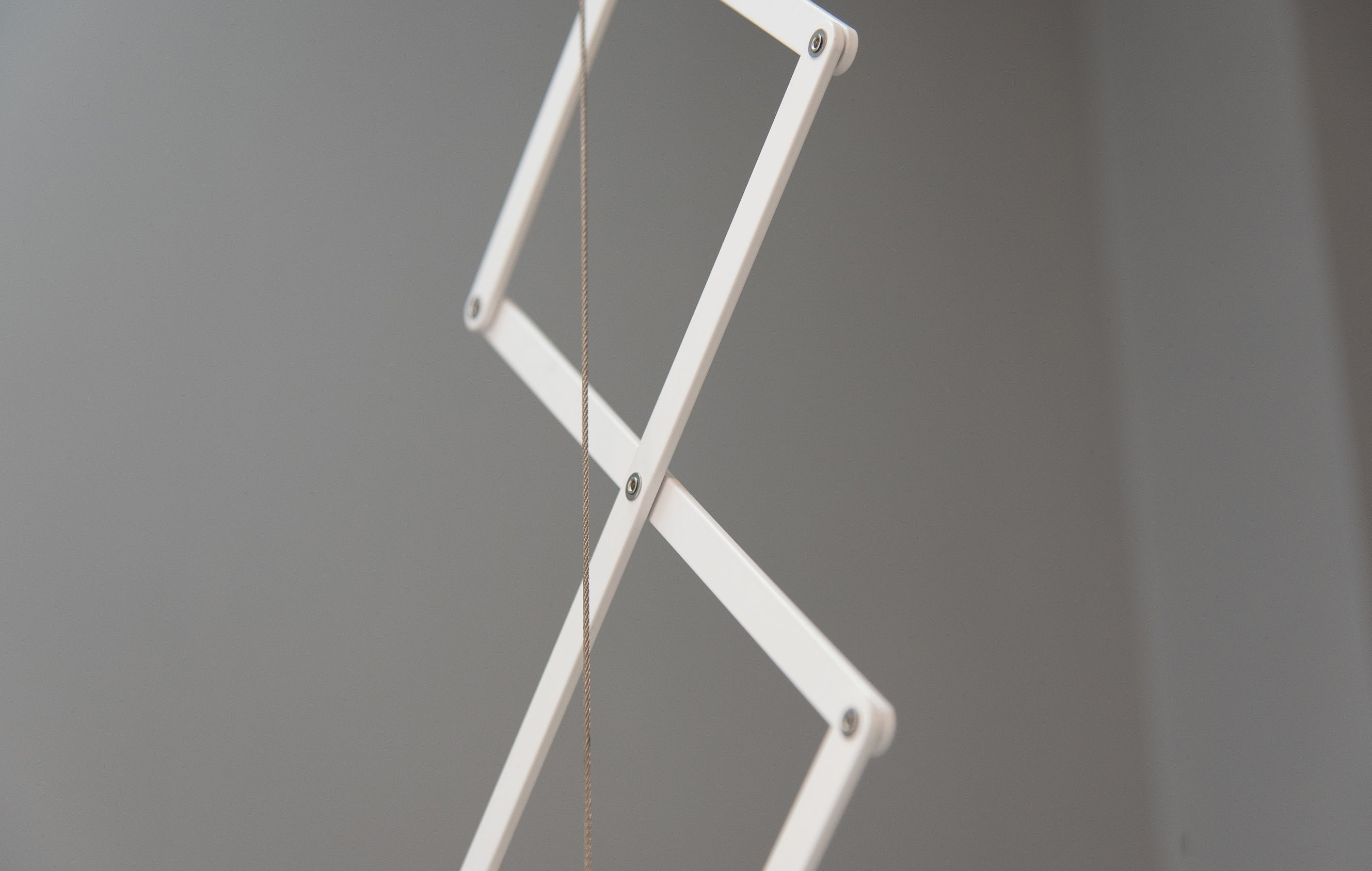 为什么导购不推荐隐藏式晾衣架,电动晾衣架怎么选不入坑