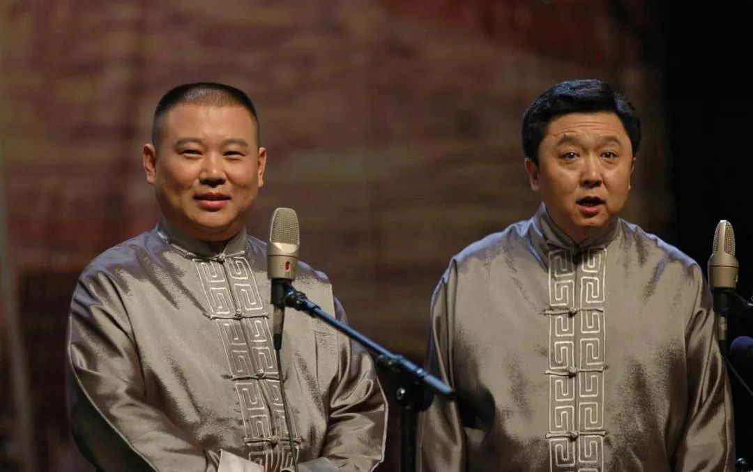 年会有创意的相声表演完整,公司年会表演节目双人相声
