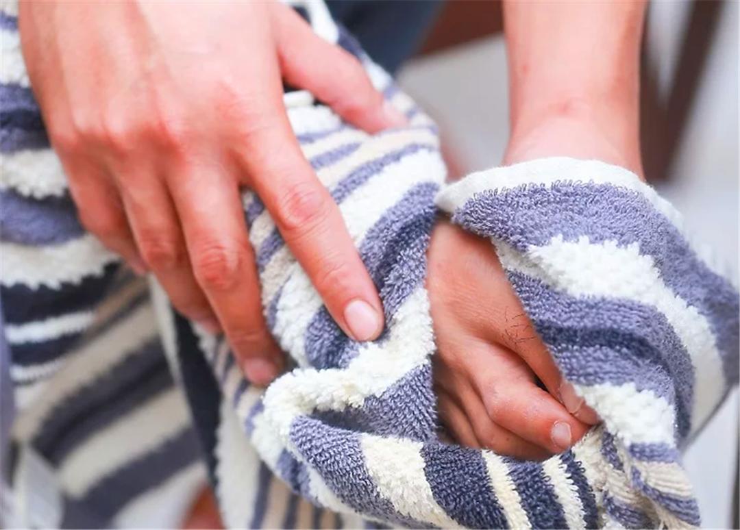 教你去除运动鞋臭的10个小窍门,运动鞋在家如何除臭