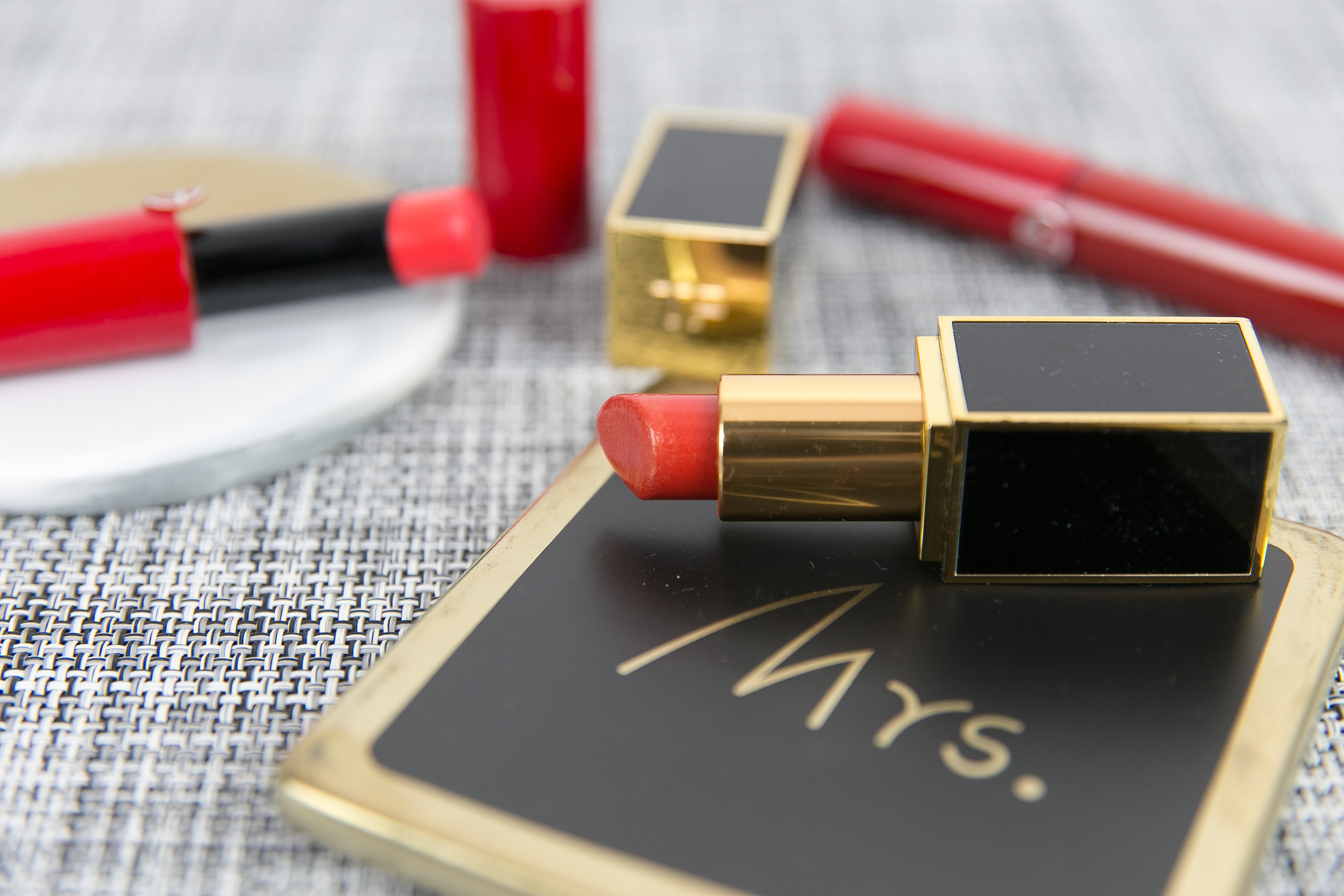 还在为繁琐的护肤步骤而烦恼吗,还在为皮肤问题困扰吗