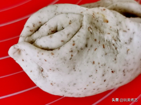 黑包子,包黑子,内藏笋丝肉馅,开吃不开铡