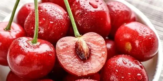买樱桃是大的划算还是小的划算,怎么买樱桃最甜