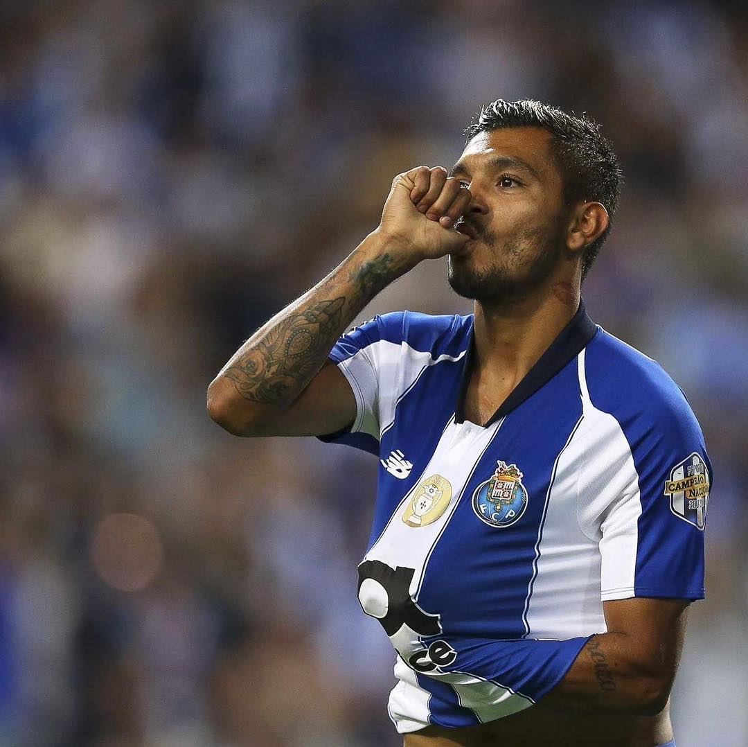 墨西哥顶级前锋,波尔图边锋科罗纳