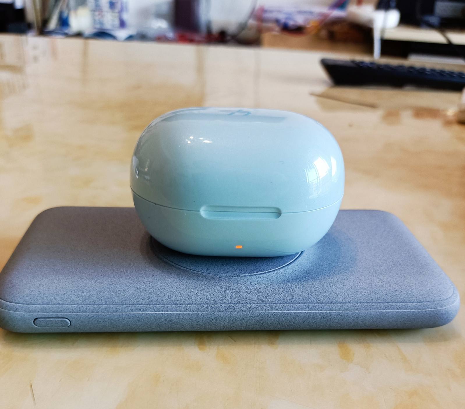 magsafe磁吸充电宝可否吸安卓手机,无线磁吸式充电宝评测安卓