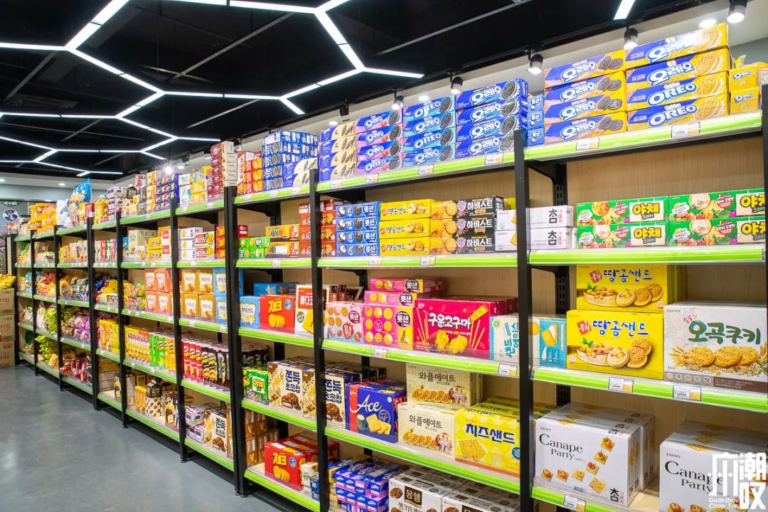 从韩国回来在超市买东西,从韩国进口商品