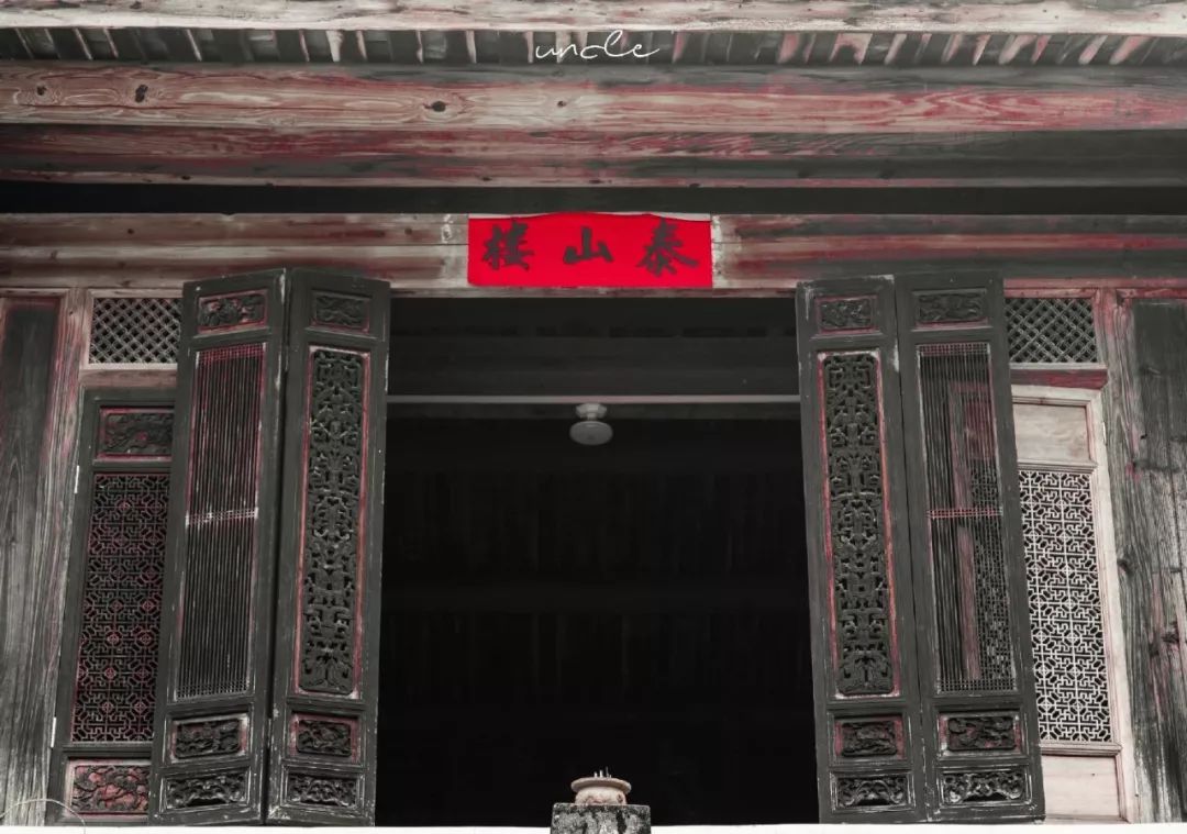 客家土楼房屋大门上的对联,客家土楼对联解释