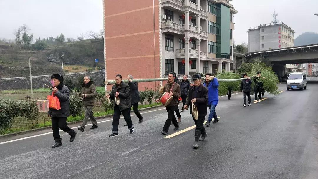 龙灯什么时候开始玩的,今年的龙灯为什么这么多