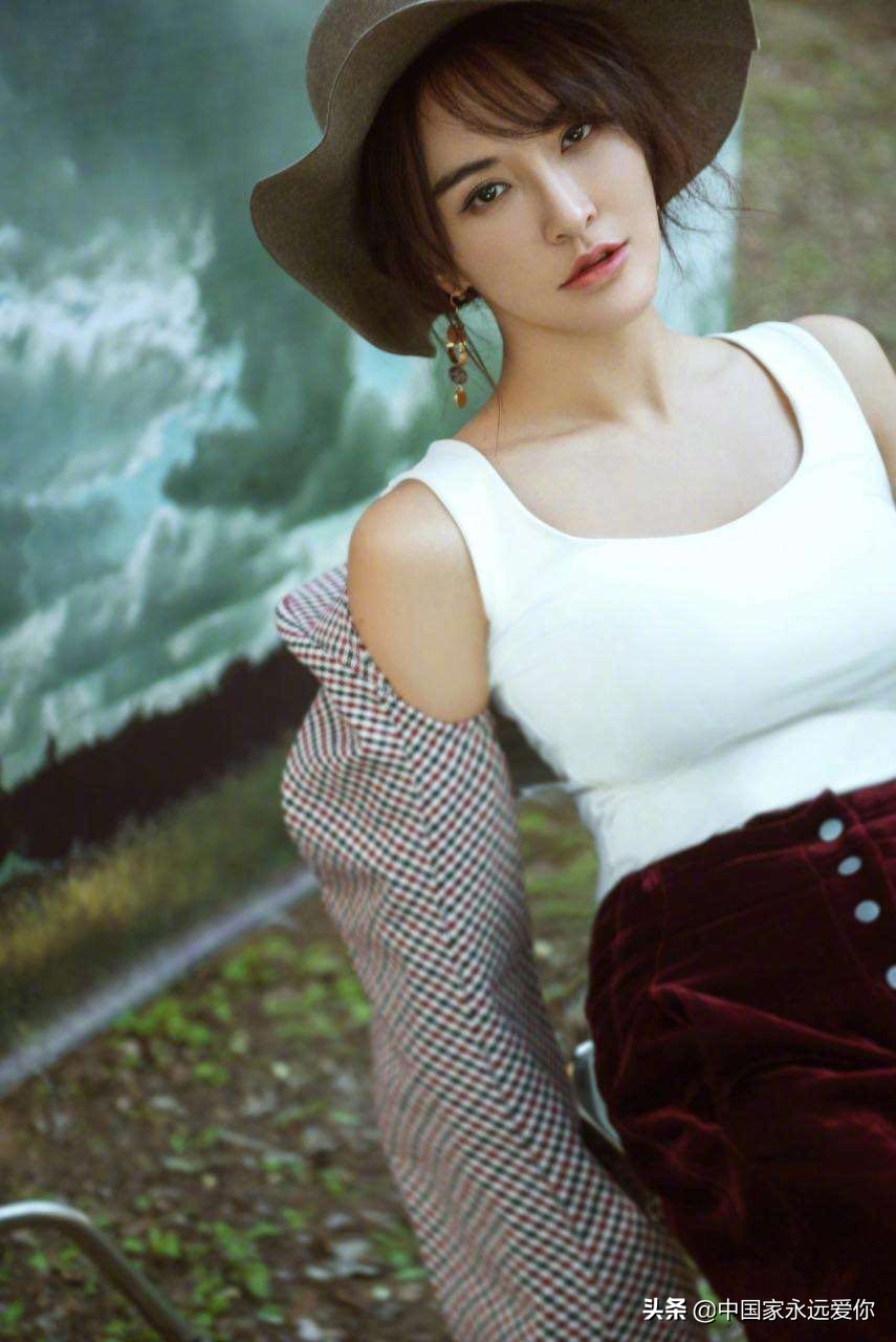 莫小棋黑色吊带,莫小棋好有魅力