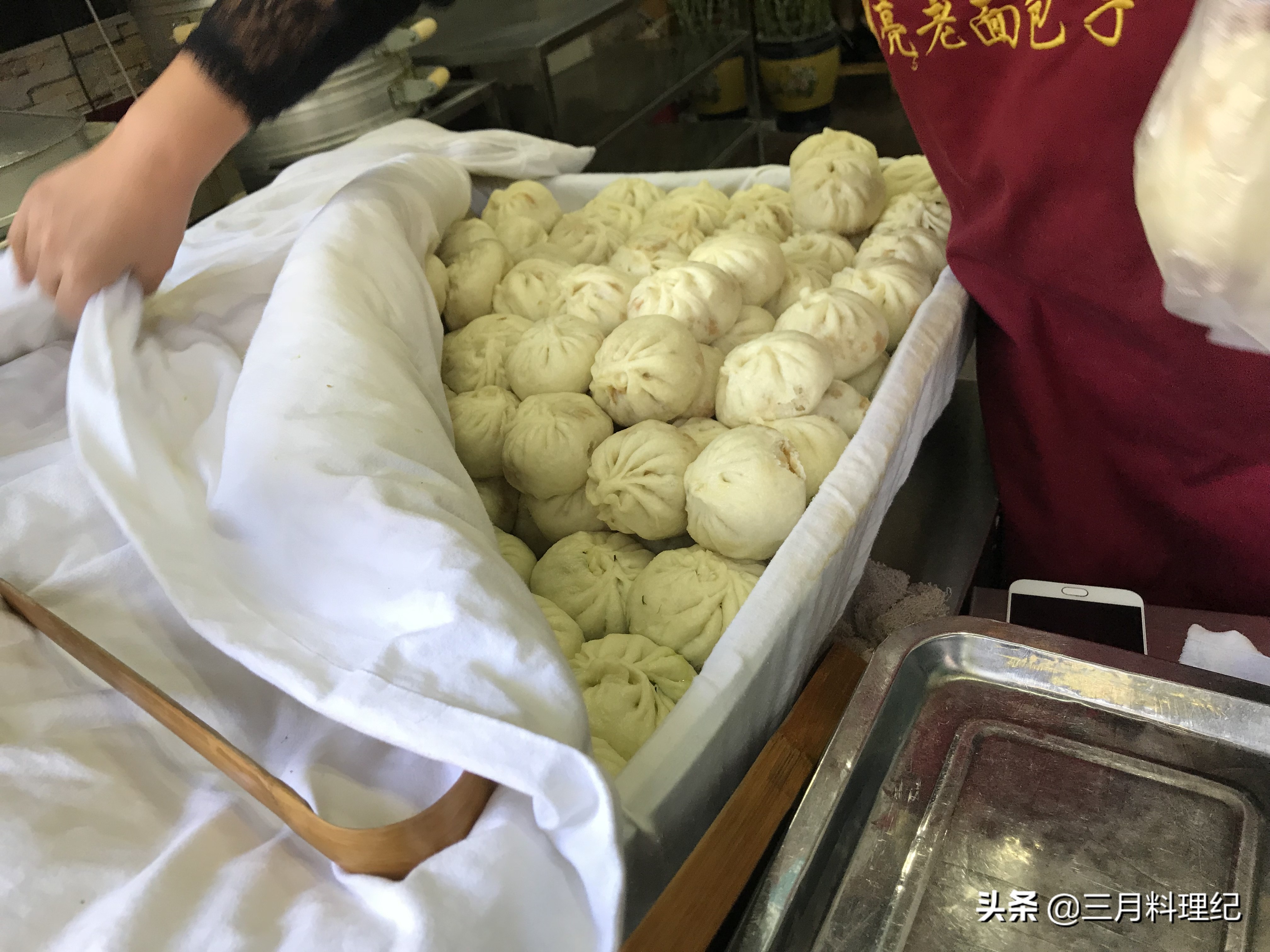 众纺路开了二十年多年的包子铺“明亮老面包子”吃的是一种情怀