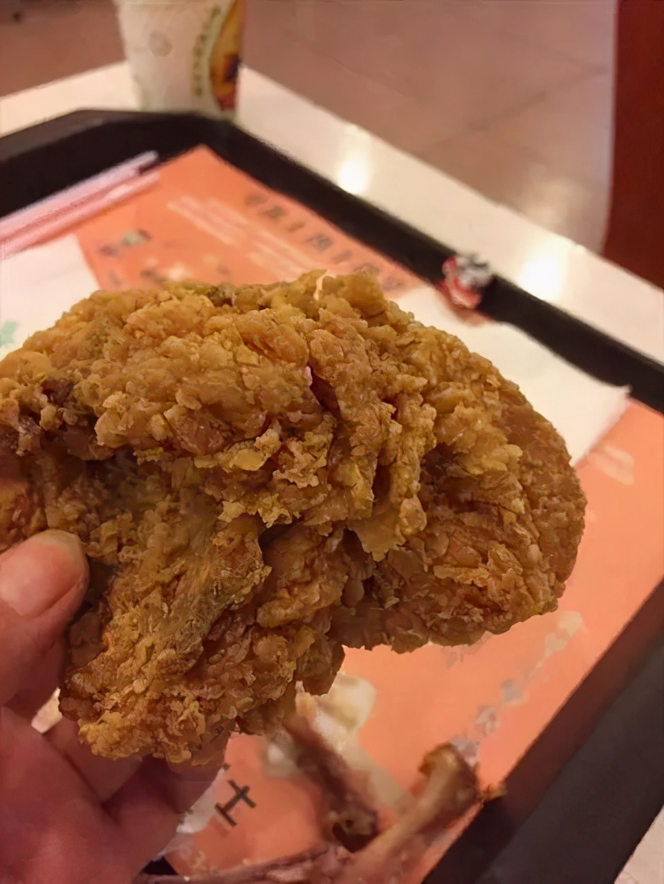 华莱士炸鸡是辣的吗,华莱士炸鸡用的什么牌子的