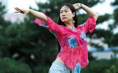 同是“后天”亿万富婆，你娶芙蓉姐姐，还是黄圣依？