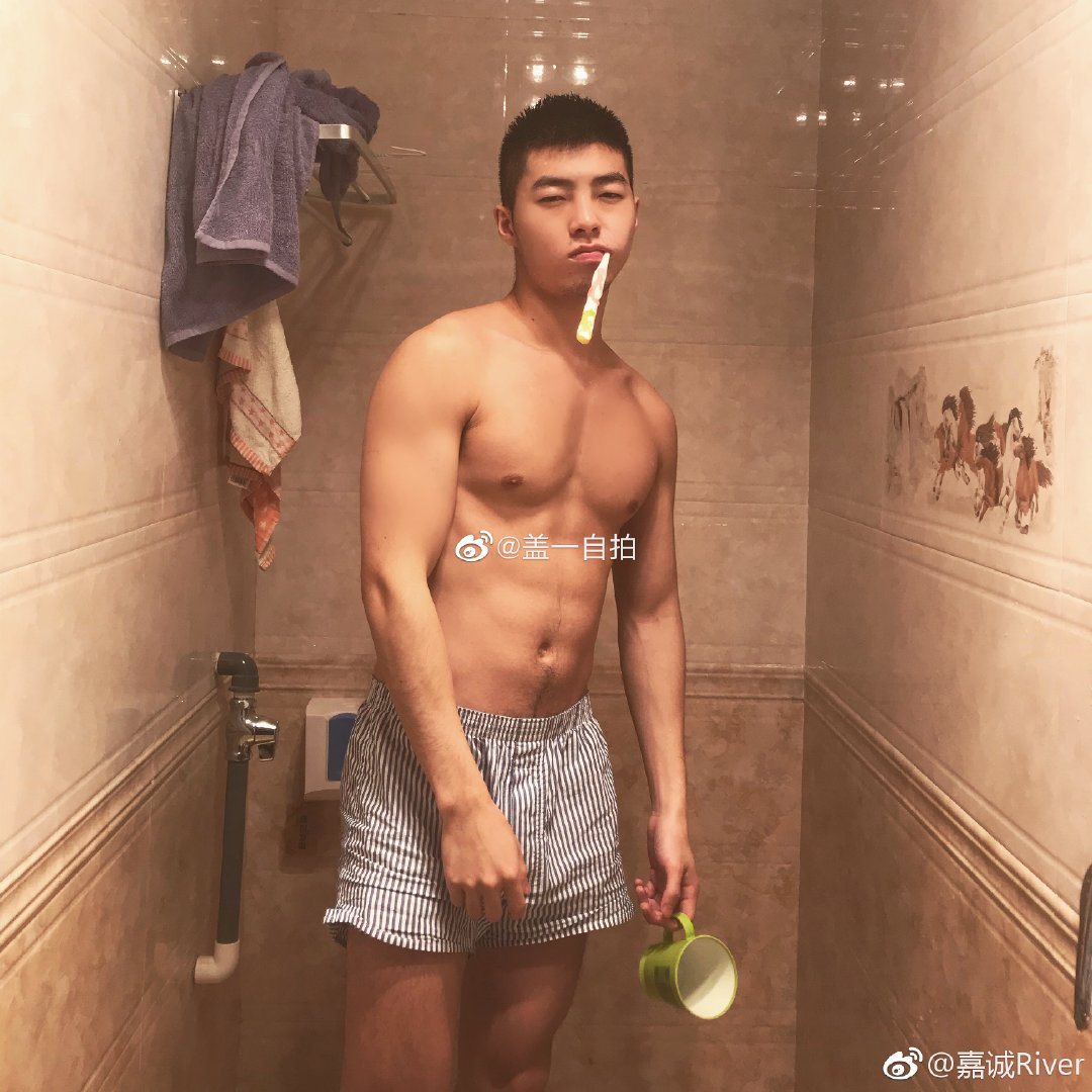 男生私密处穿着你们懂多少——男孩子的短裤来了