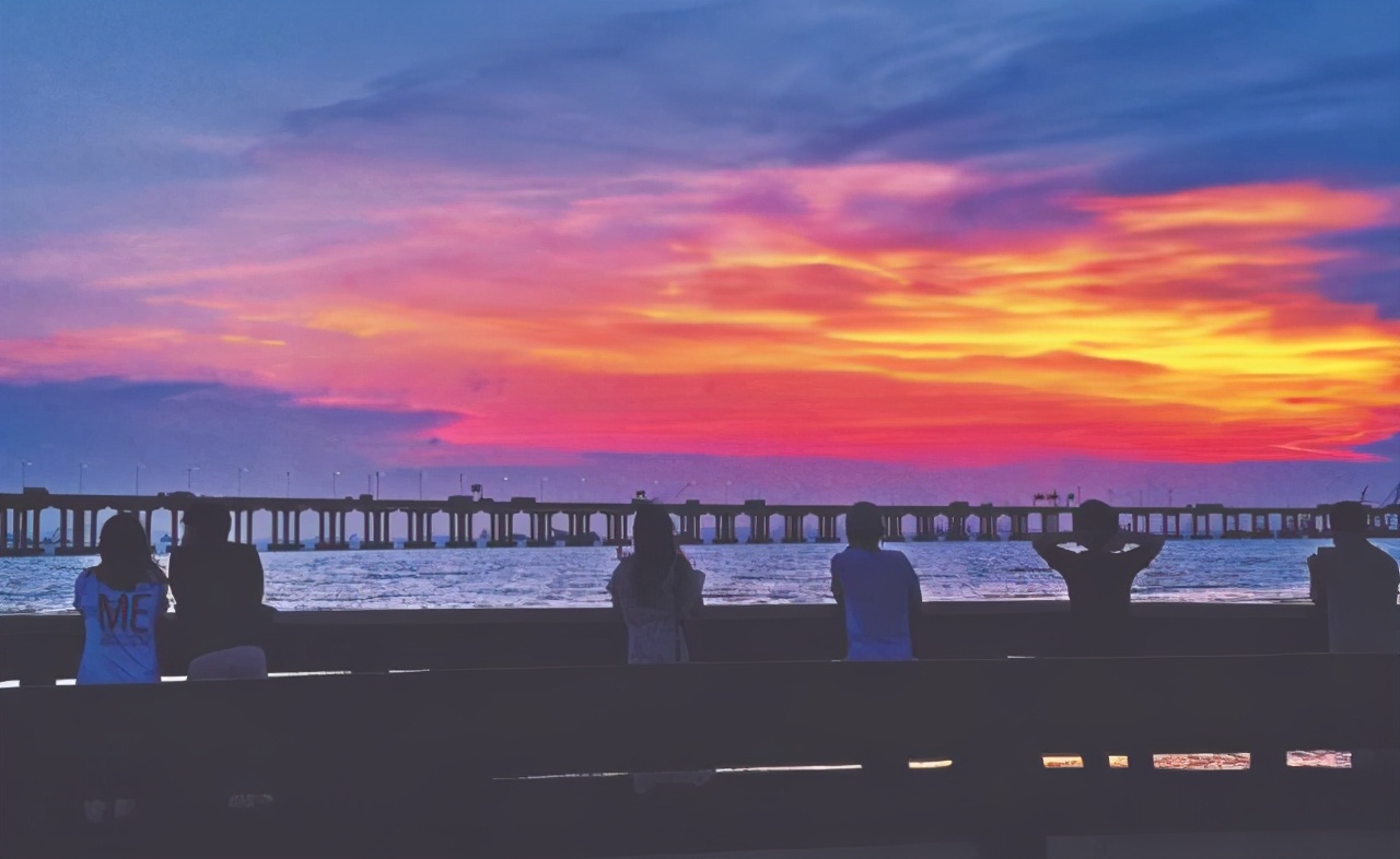 当深圳人晒晚霞时，到底在晒什么