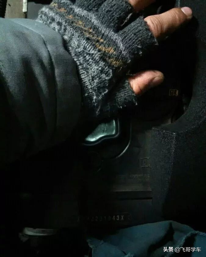 2011款2.0t奥迪a6l,最新款奥迪a6l更换火花塞教程